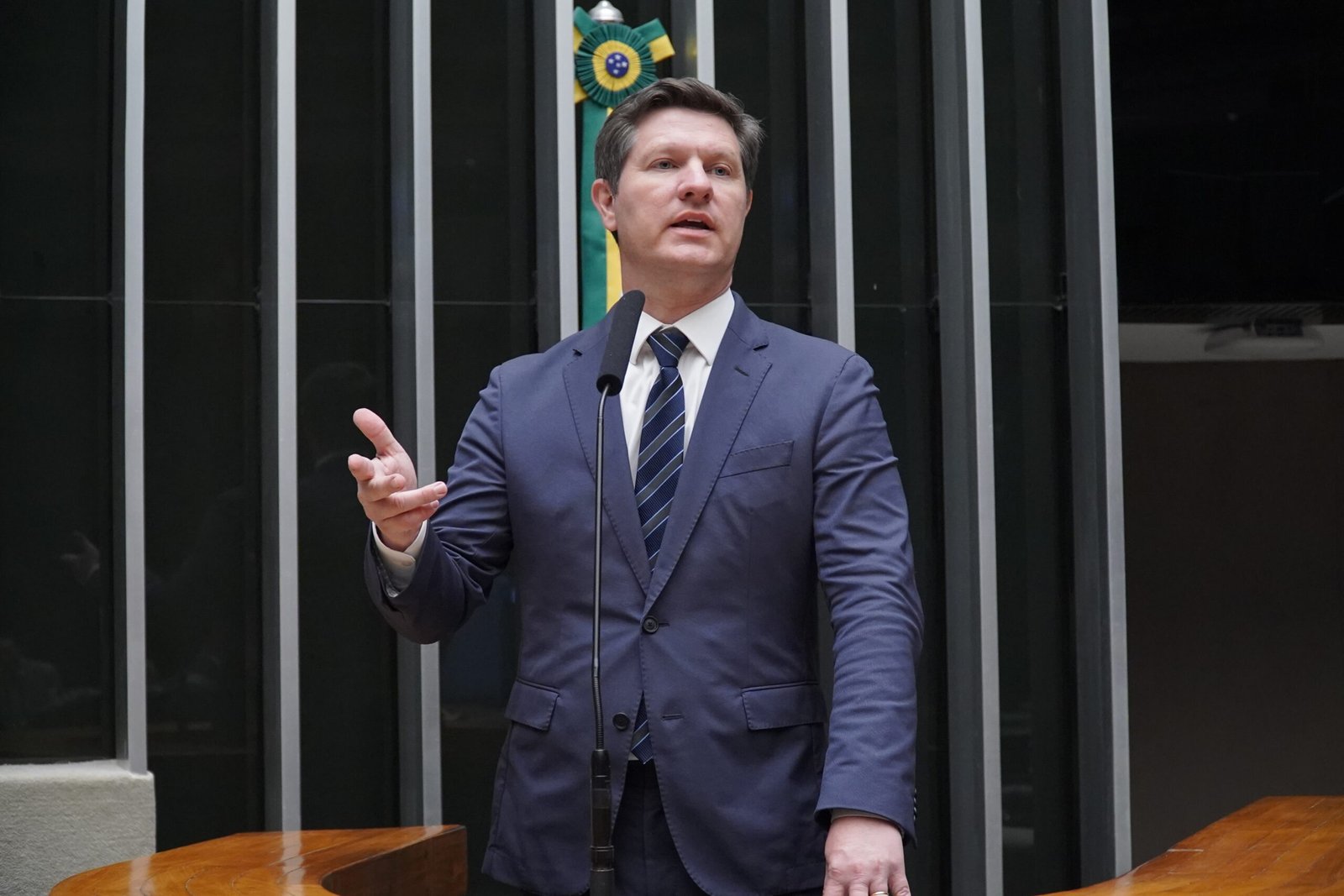 Santin Roveda defende gestão eficiente, redução de impostos e fortalecimento da economia na Câmara dos Deputados